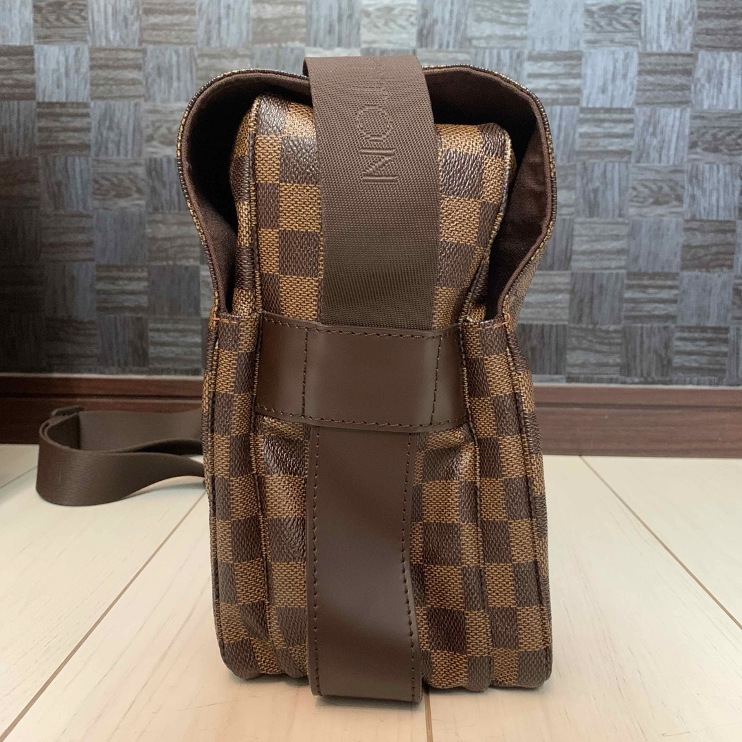 LOUIS VUITTON(ルイヴィトン)の美品　LOUIS VUITTON ダミエ　ナヴィグリオ　ショルダーバッグ　男女可 メンズのバッグ(ショルダーバッグ)の商品写真