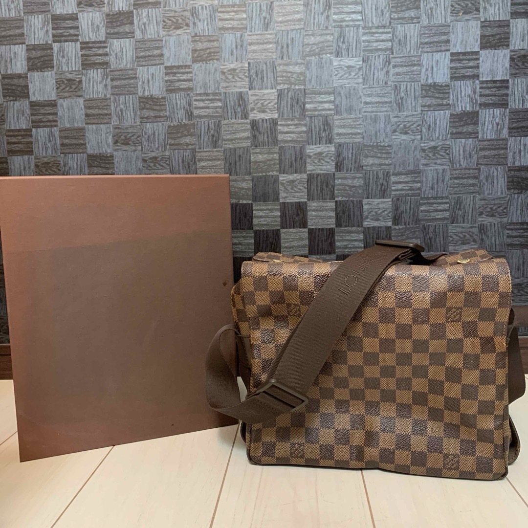 LOUIS VUITTON(ルイヴィトン)の美品　LOUIS VUITTON ダミエ　ナヴィグリオ　ショルダーバッグ　男女可 メンズのバッグ(ショルダーバッグ)の商品写真