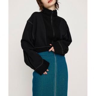 スライ(SLY)のSLY スライ REVERSE SEAM ZIP CROP SW TOPS(その他)