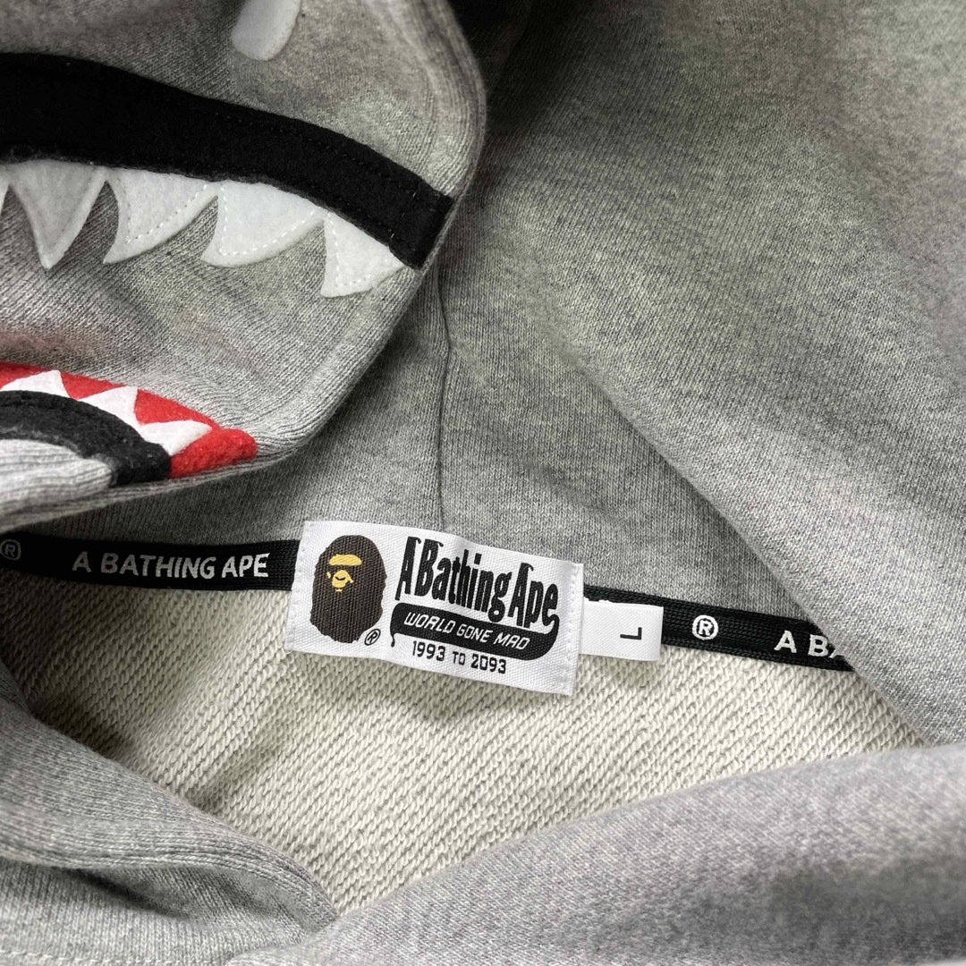 A BATHING APE(アベイシングエイプ)のSHARK PULLOVER HOODIE M  22AW メンズのトップス(パーカー)の商品写真