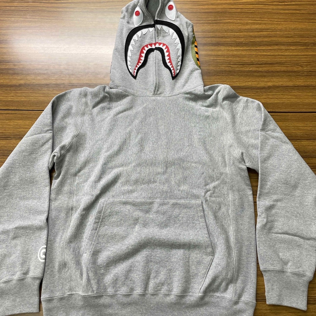 A BATHING APE(アベイシングエイプ)のSHARK PULLOVER HOODIE M  22AW メンズのトップス(パーカー)の商品写真