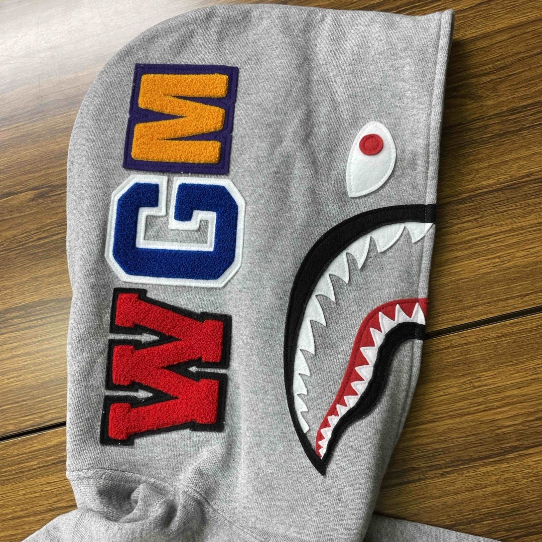 A BATHING APE(アベイシングエイプ)のSHARK PULLOVER HOODIE M  22AW メンズのトップス(パーカー)の商品写真