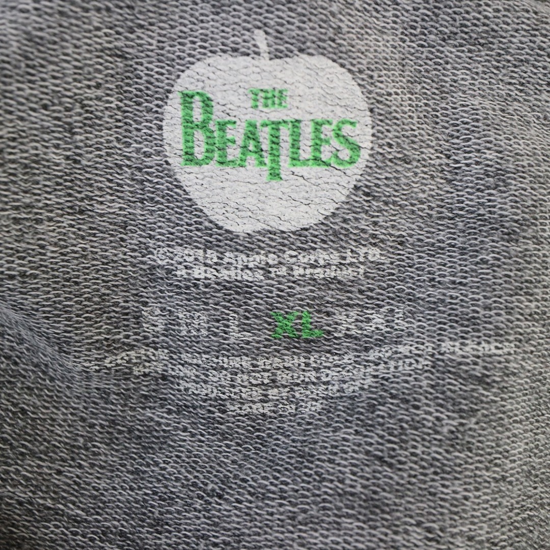 THE BEATLES(ビートルズ)のThe Beatles ビートルズ バンド スウェット ワンポイントロゴ グレー (メンズ XL) 中古 古着 O5333 メンズのトップス(スウェット)の商品写真