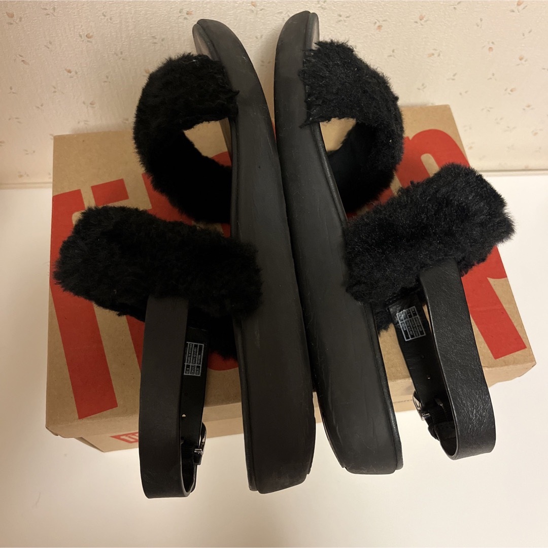 fitflop(フィットフロップ)のfitflop フィットフロップサンダル☆ ファーサンダル レディースの靴/シューズ(サンダル)の商品写真