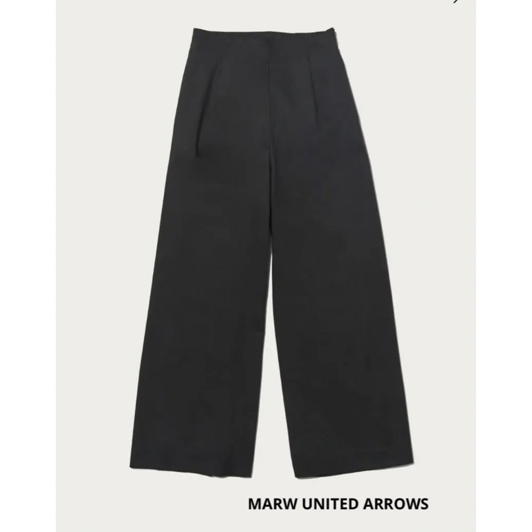 UNITED ARROWS(ユナイテッドアローズ)のMARW マルウ　ハイウエストタックパンツ　ブラック　黒 レディースのパンツ(カジュアルパンツ)の商品写真