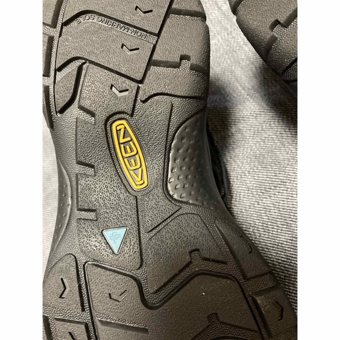 KEEN(キーン)のKEEN キーン UNEEK ユニーク アストリア 黒　25センチ レディースの靴/シューズ(サンダル)の商品写真