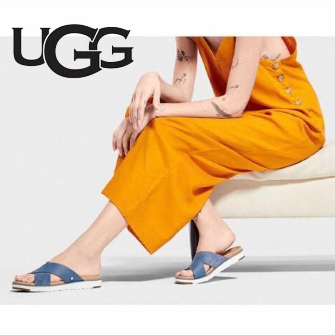 【送料無料】UGG KARI クロス スライドサンダル 23cm ネイビー