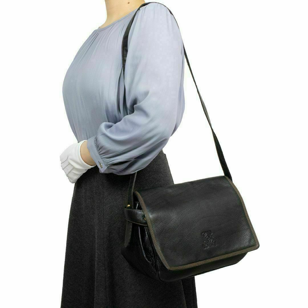 全額返金保証・送料無料】ロエベのショルダーバッグ・正規品・美品