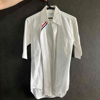 トムブラウン(THOM BROWNE)のシャツ(シャツ)