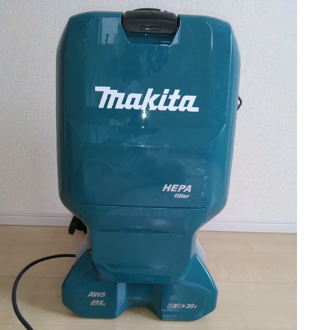 マキタ充電集塵機+純正バッテリーセット