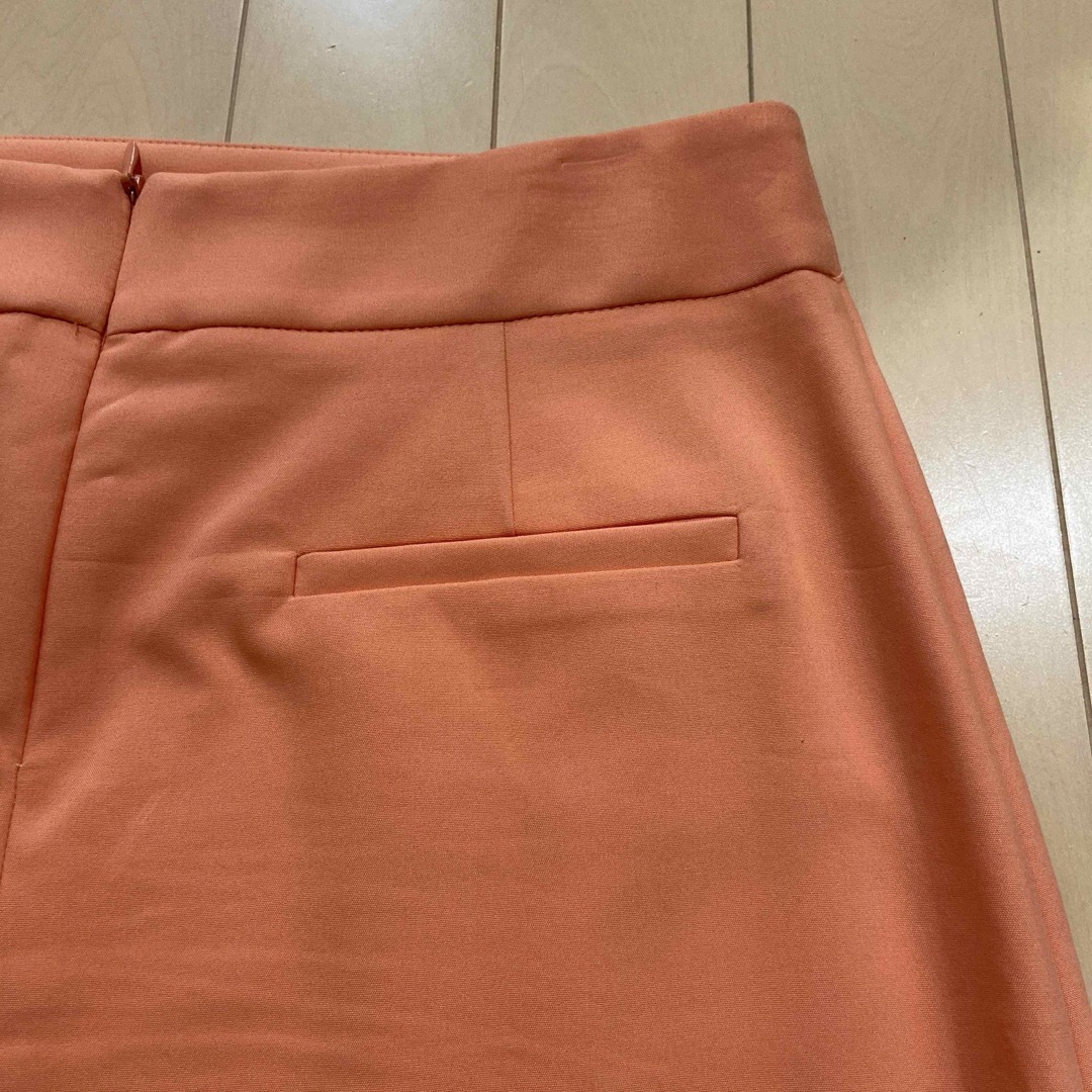 ZARA(ザラ)のZARA BASIC ひざ上 台形 スカート レディースのスカート(ひざ丈スカート)の商品写真