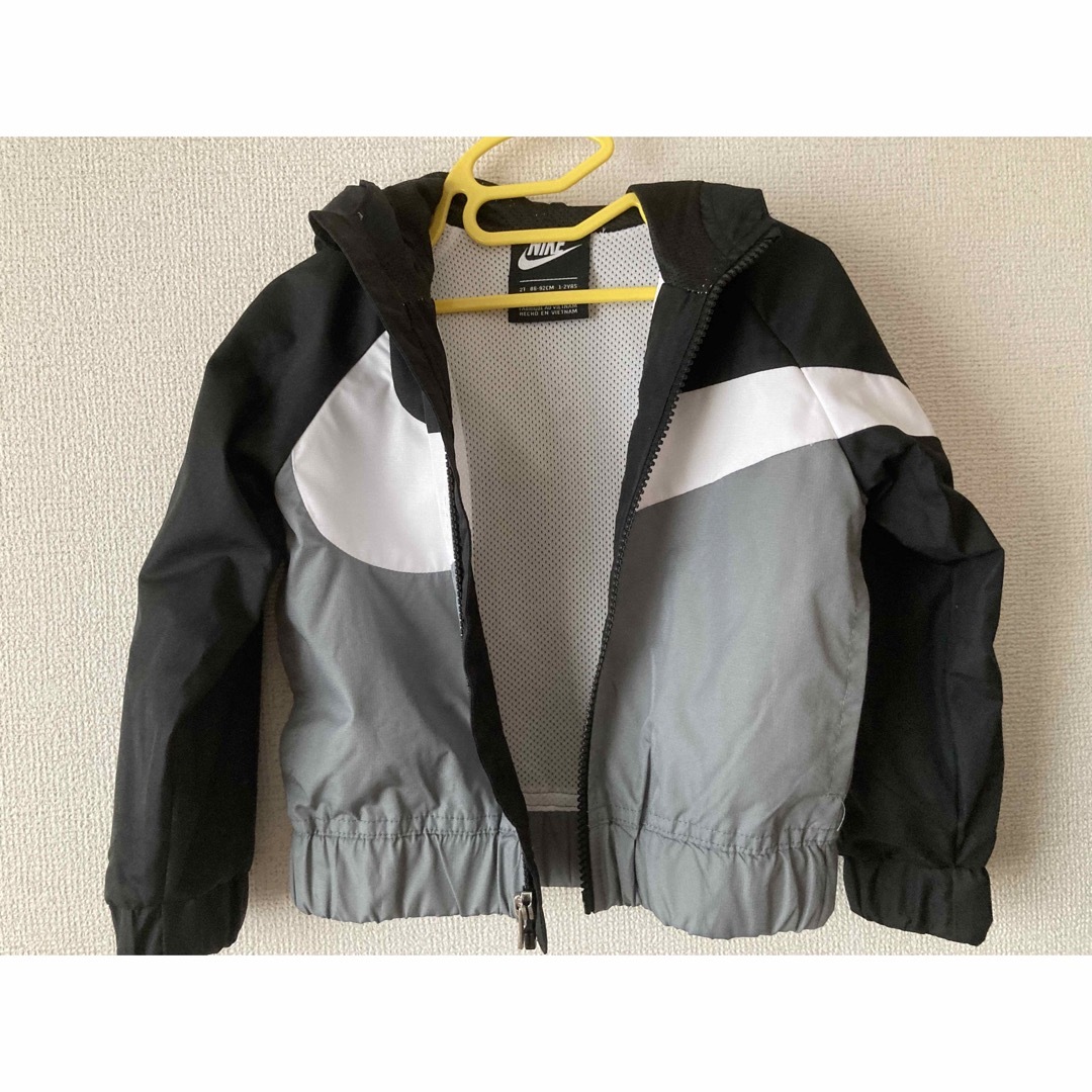 NIKE(ナイキ)の【hana様専用】NIKE ウインドブレーカー　86-92センチ キッズ/ベビー/マタニティのキッズ服男の子用(90cm~)(ジャケット/上着)の商品写真