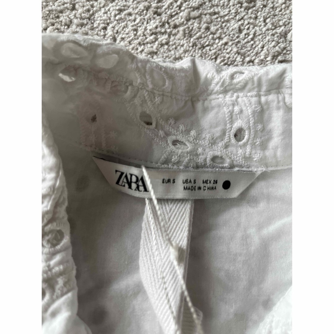 ZARA(ザラ)のZARAショートレースシャツ（新品） レディースのトップス(シャツ/ブラウス(長袖/七分))の商品写真