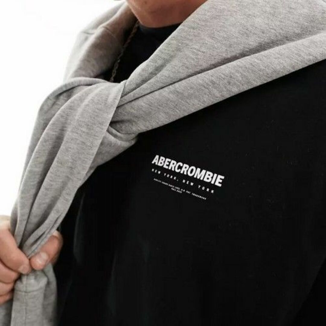 Abercrombie&Fitch(アバクロンビーアンドフィッチ)のアバクロ★メンズ★バックロゴのロングスリーブTOPSブラック★サイズXL メンズのトップス(Tシャツ/カットソー(七分/長袖))の商品写真
