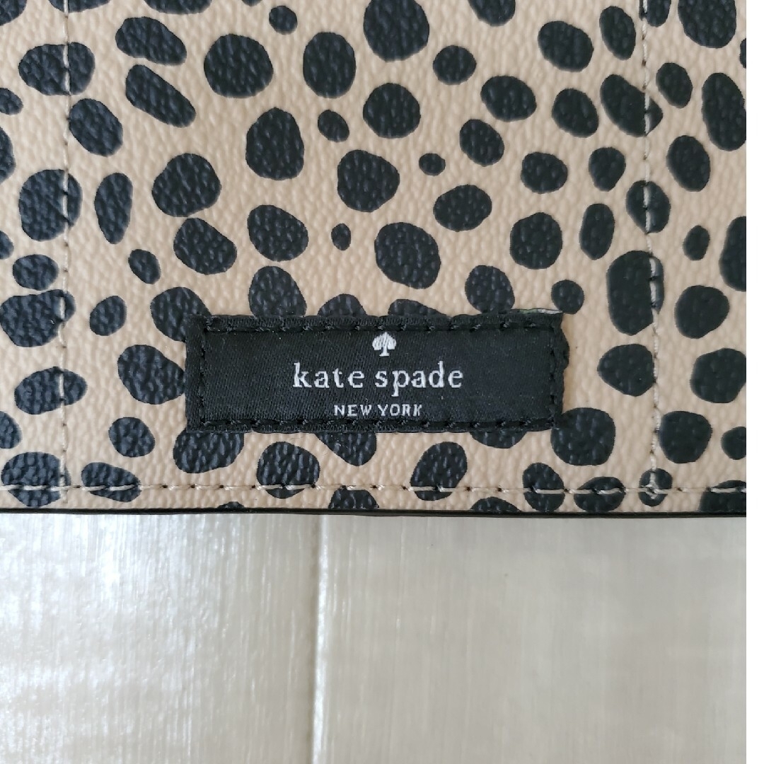 kate spade new york(ケイトスペードニューヨーク)の☆再値下げ☆kate spade☆ノベルティーポーチ☆新品未使用☆ レディースのファッション小物(ポーチ)の商品写真