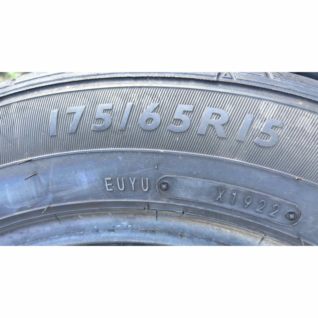 DUNLOP(ダンロップ)の DUNLOP 175/65R15 22年製　サマータイヤ 自動車/バイクの自動車(タイヤ)の商品写真