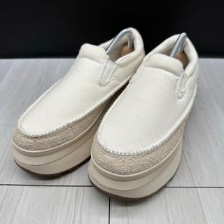 アグ(UGG)の【美品】UGG アグ 23 厚底スニーカー スリッポン ホワイト(スニーカー)