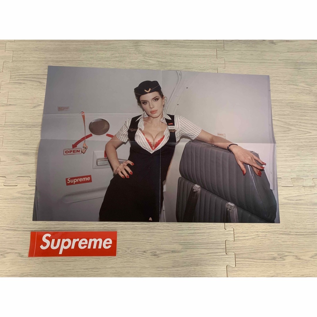 Supreme - supreme ポスターの通販 by すくっと|シュプリームならラクマ