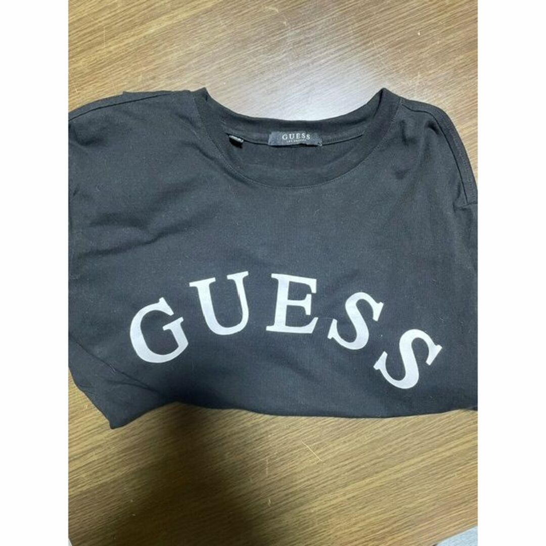 GUESS(ゲス)のGUESS　ゲス　Tシャツ　Lサイズ レディースのトップス(Tシャツ(半袖/袖なし))の商品写真