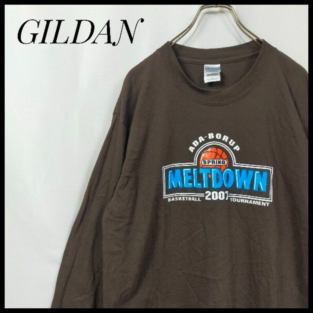 GILDAN(ギルタン)のギルダン　長袖Ｔシャツ　デカロゴ　バスケ　ゆるだぼ　クルーネック　　ロンＴ　茶色 メンズのトップス(Tシャツ/カットソー(七分/長袖))の商品写真