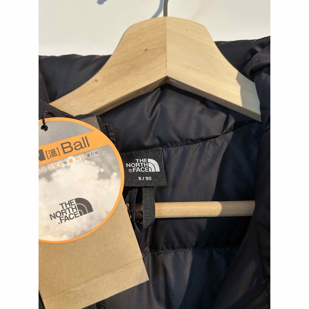 THE NORTH FACE(ザノースフェイス)の新品★正規品　THE NORTH FACE NUPTSE ヌプシ ダウン　黒　S メンズのジャケット/アウター(ダウンジャケット)の商品写真