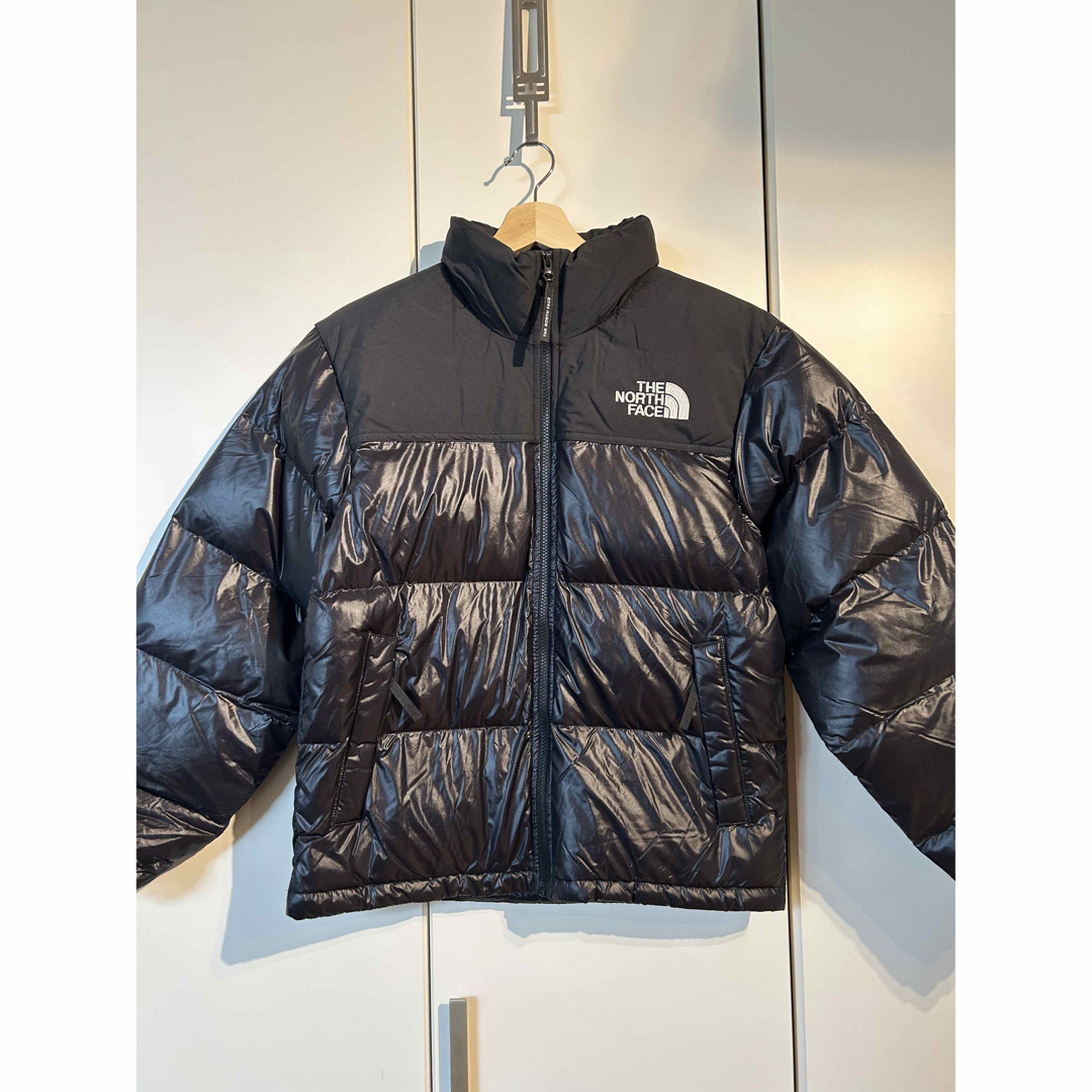 THE NORTH FACE(ザノースフェイス)の新品★正規品　THE NORTH FACE NUPTSE ヌプシ ダウン　黒　M メンズのジャケット/アウター(ダウンジャケット)の商品写真