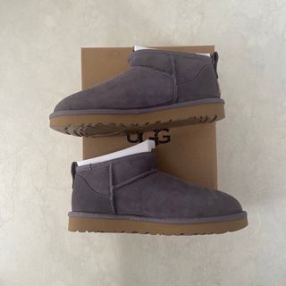 限定レア　新品未使用　UGG クラシックウルトラミニ シェイド 25cm グレー