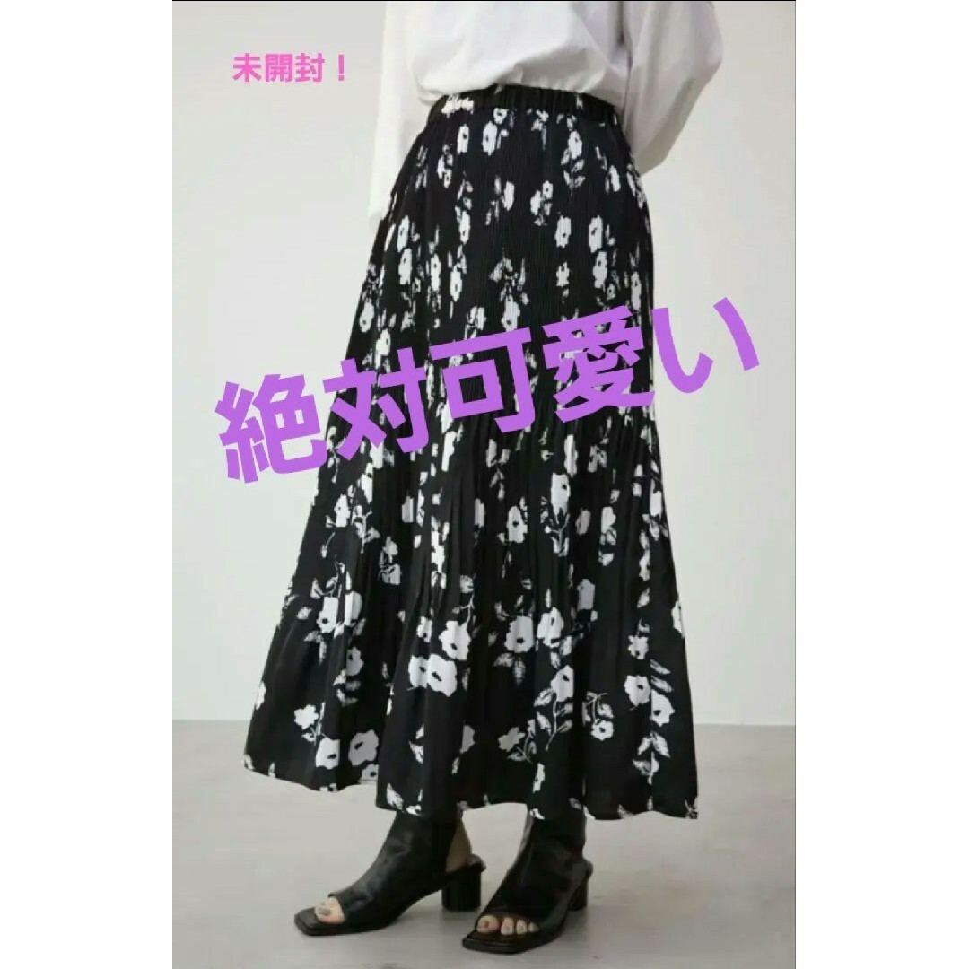 moussy(マウジー)の新品！タグ付き！未開封！フラワープリーツロングスカート　花柄　モノトーン！ レディースのスカート(ロングスカート)の商品写真