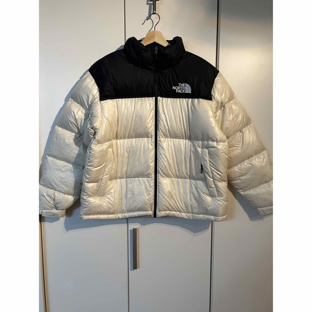 THE NORTH FACE(ザノースフェイス)のノースフェイス1996 RETRO NUPTSE JACKET クリーム　2XL メンズのジャケット/アウター(ダウンジャケット)の商品写真