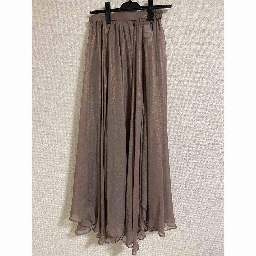 Lily Brown(リリーブラウン)のLily Brown 光沢シアスカート　ピンク レディースのスカート(ロングスカート)の商品写真