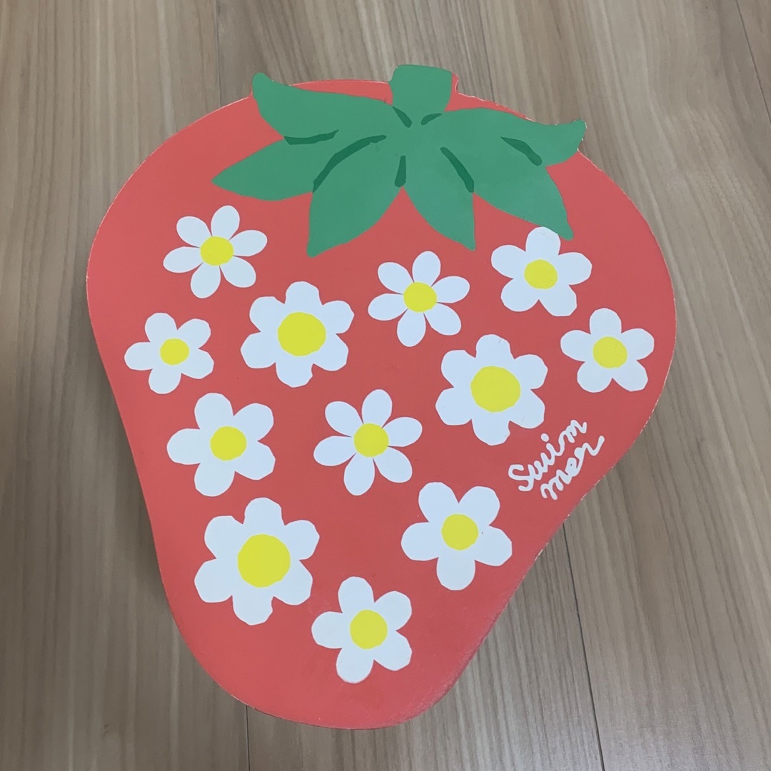 【SWIMMER】いちご ミニテーブル 🍓 | フリマアプリ ラクマ