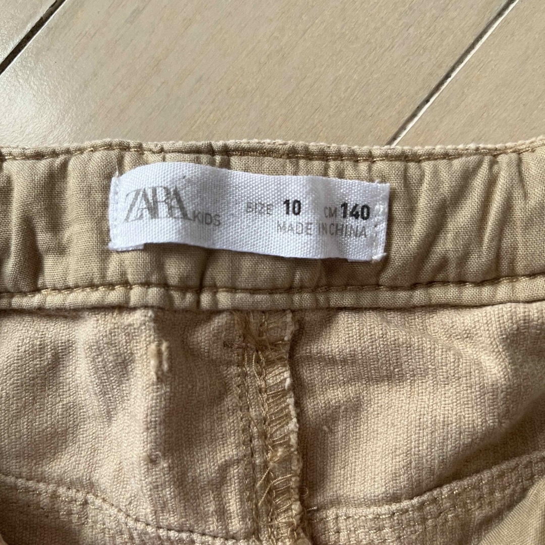 ZARA KIDS(ザラキッズ)のスカート　コーデュロイ　ベージュ　ザラ　140 キッズ/ベビー/マタニティのキッズ服女の子用(90cm~)(スカート)の商品写真