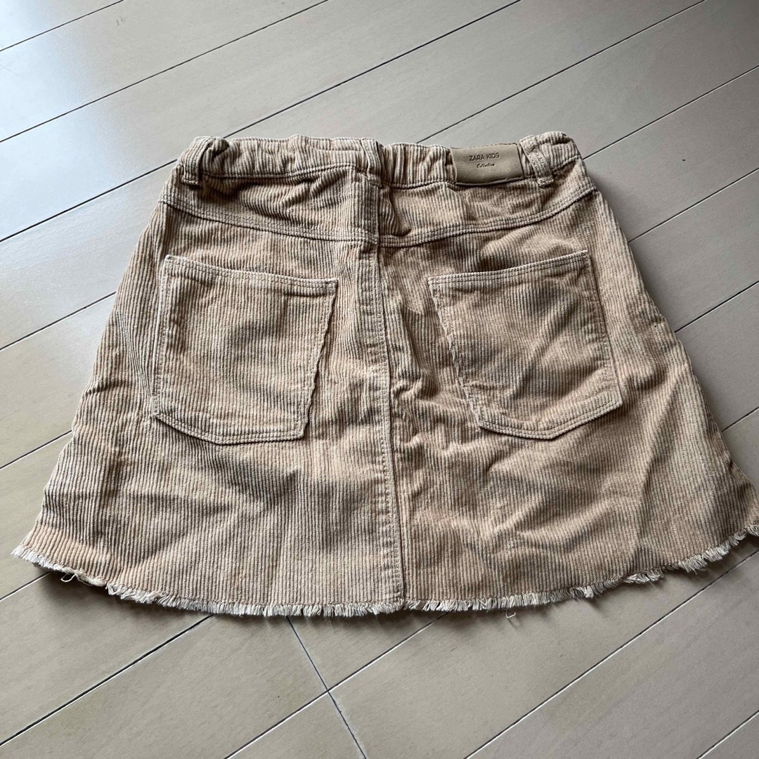 ZARA KIDS(ザラキッズ)のスカート　コーデュロイ　ベージュ　ザラ　140 キッズ/ベビー/マタニティのキッズ服女の子用(90cm~)(スカート)の商品写真