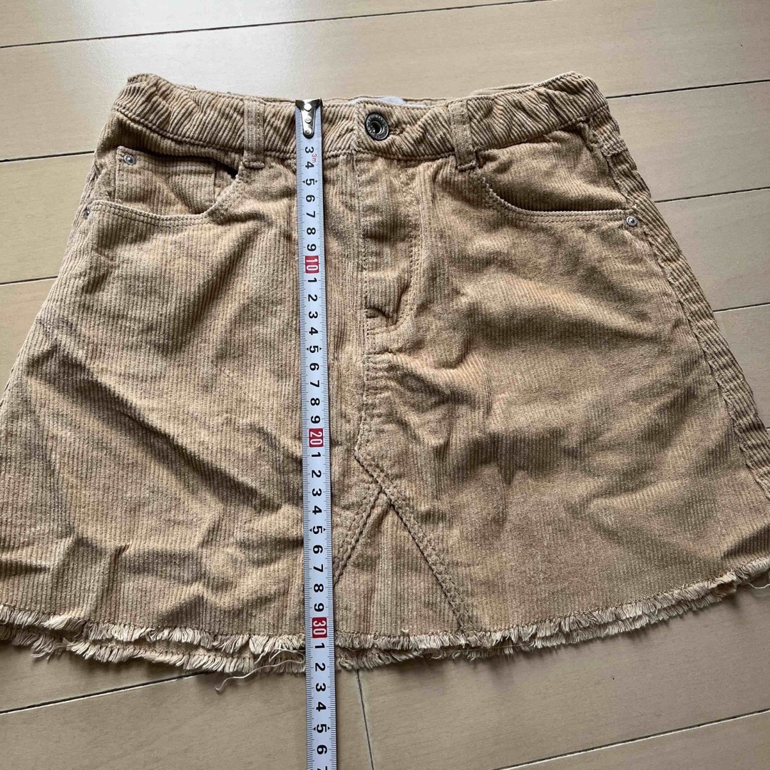 ZARA KIDS(ザラキッズ)のスカート　コーデュロイ　ベージュ　ザラ　140 キッズ/ベビー/マタニティのキッズ服女の子用(90cm~)(スカート)の商品写真