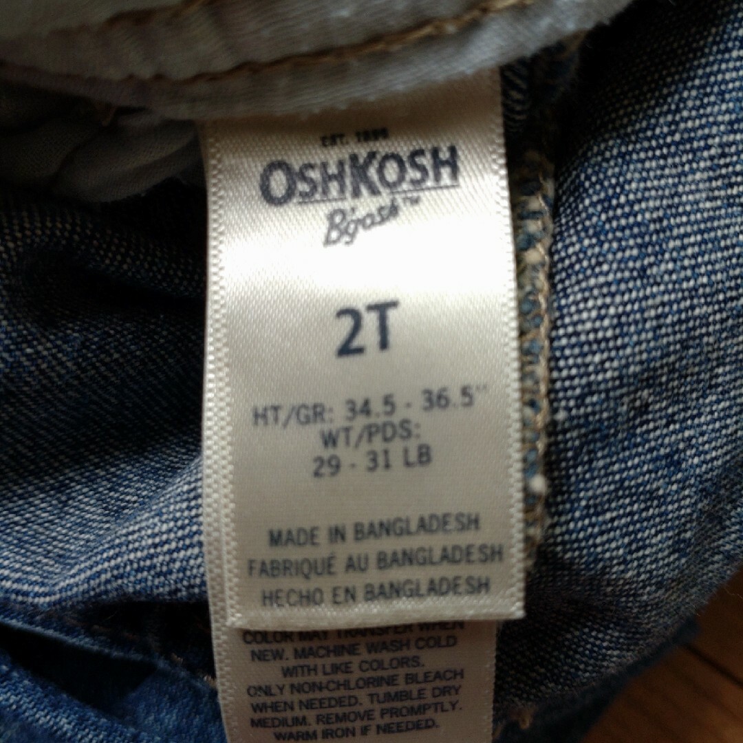 OshKosh(オシュコシュ)のオーバーオール　2T キッズ/ベビー/マタニティのキッズ服男の子用(90cm~)(パンツ/スパッツ)の商品写真