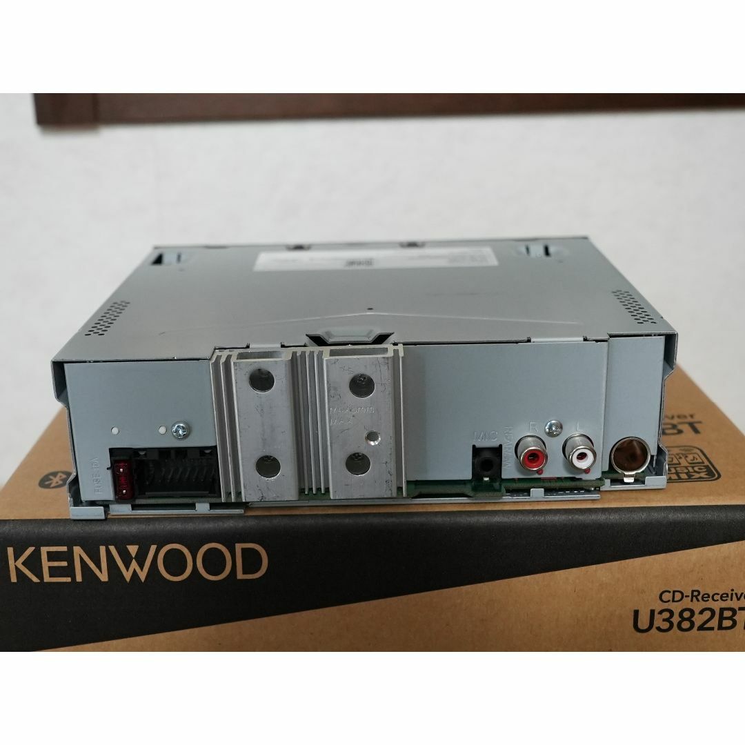 KENWOOD(ケンウッド)のKENWOOD U382BT Bluetoothカーオーディオ&DIN BOX 自動車/バイクの自動車(カーオーディオ)の商品写真