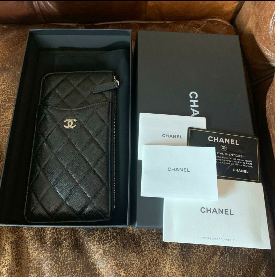 CHANEL  キャビアスキン マトラッセ スマートフォンケース カードケース