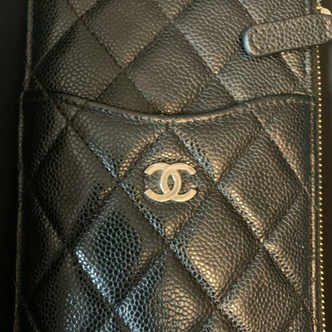 CHANEL - CHANEL キャビアスキン マトラッセ スマートフォンケース ...