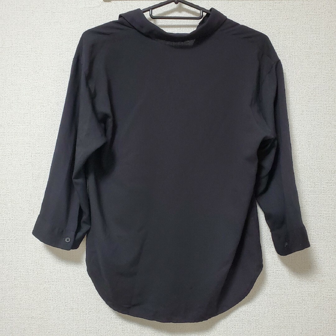 UNIQLO(ユニクロ)のユニクロ　七分カッターシャツ　ブラックSサイズ レディースのトップス(シャツ/ブラウス(長袖/七分))の商品写真