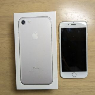 アイフォーン(iPhone)のiPhone7(携帯電話本体)