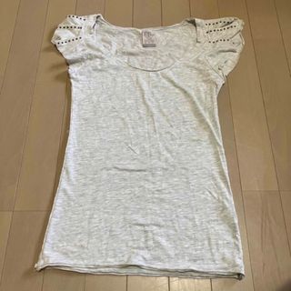 ザラ(ZARA)の【ZARA】スタッズ付きシャツ(Tシャツ/カットソー(半袖/袖なし))