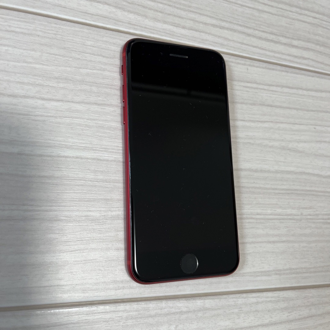 Apple(アップル)のiPhone8 レッド スマホ/家電/カメラのスマートフォン/携帯電話(スマートフォン本体)の商品写真