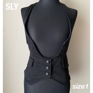 スライ(SLY)の【SLY】コンチョボタンベスト【黒1】(ベスト/ジレ)