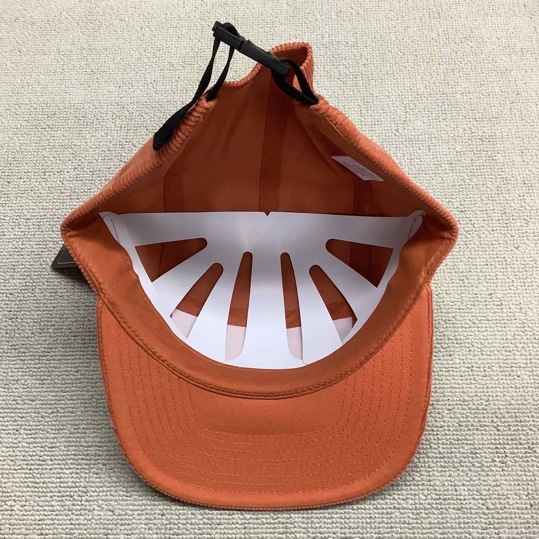 FLEXFIT(フレックスフィット)の新品 日本限定 フレックスフィット コーデュロイ ジェットキャップ  オレンジ メンズの帽子(キャップ)の商品写真