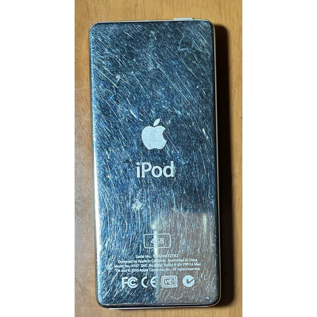 iPod(アイポッド)のApple iPod nano 第4世代 4GB ブラック  スマホ/家電/カメラのオーディオ機器(ポータブルプレーヤー)の商品写真
