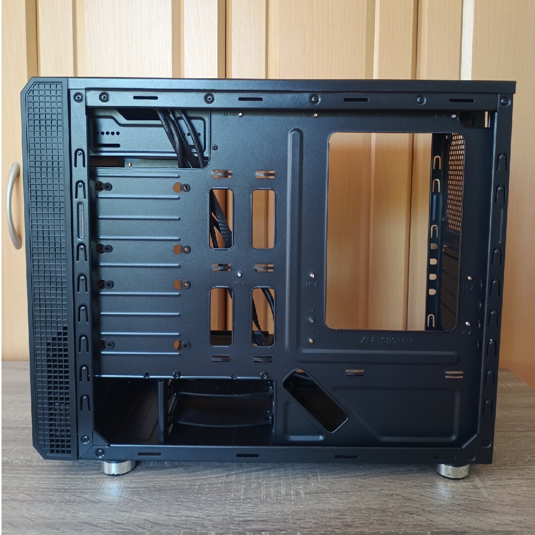 Antec P5 MicroATX　自作PCケース 3