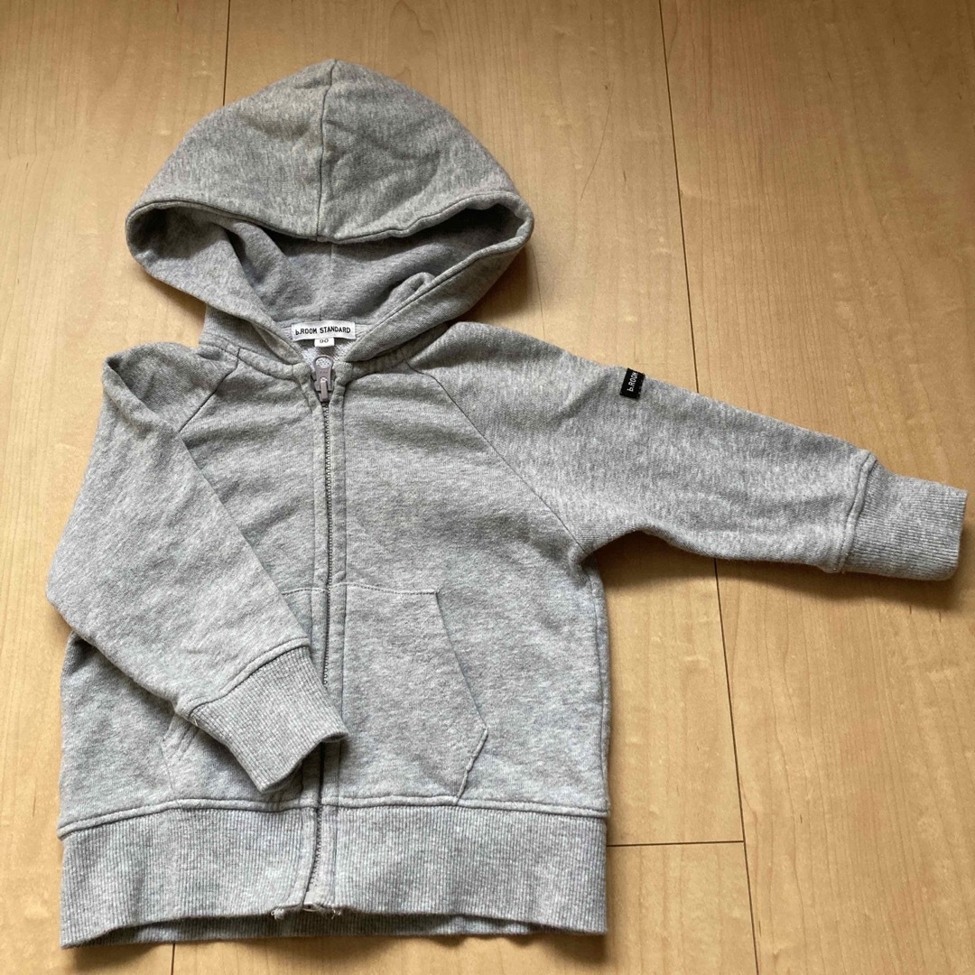 b.Room(ビールーム)の値下げ　美品　b.ROOM スウェットパーカー　90㎝　グレー キッズ/ベビー/マタニティのキッズ服男の子用(90cm~)(ジャケット/上着)の商品写真