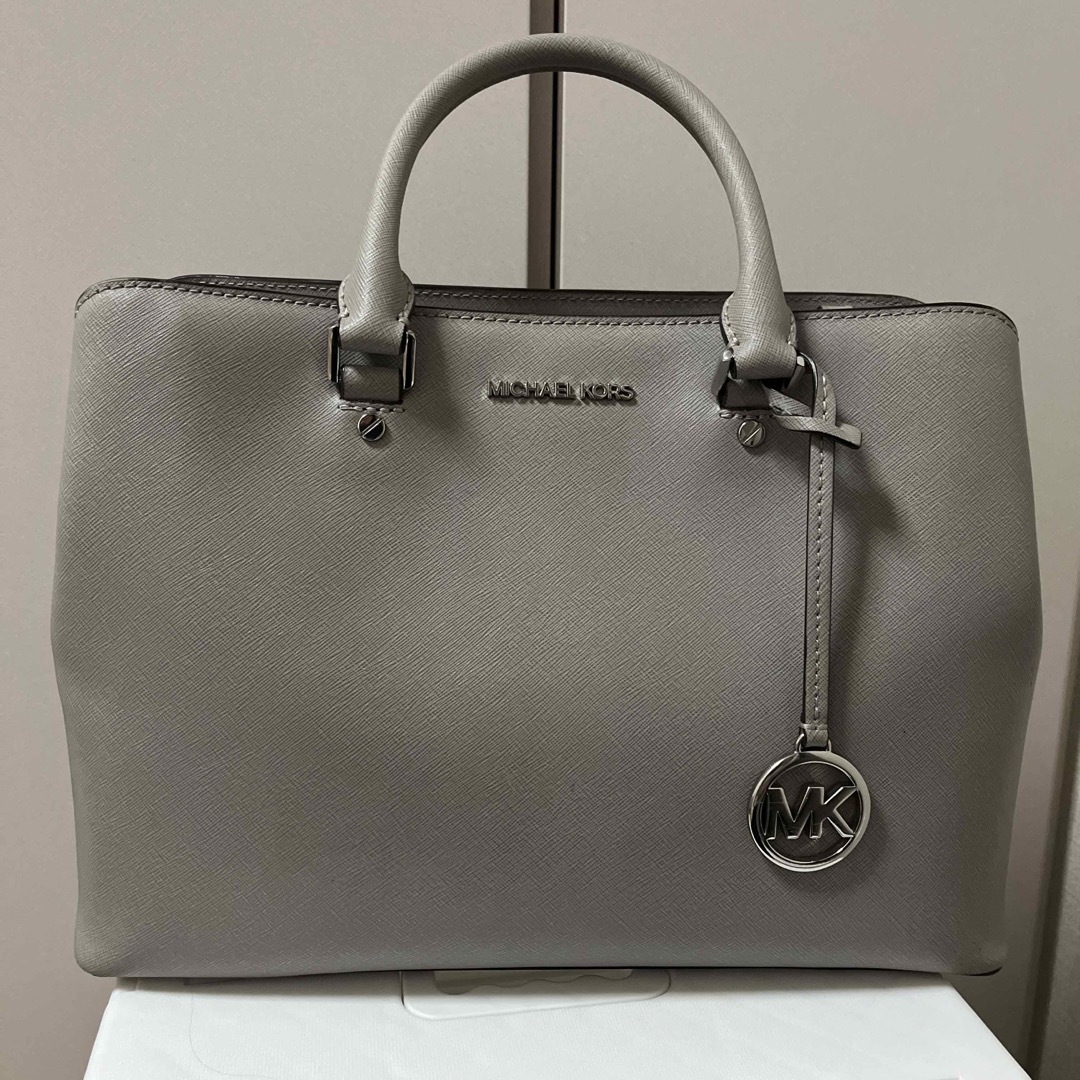 Michael Kors(マイケルコース)のMICHEAL KORS グレー A4 レディースのバッグ(トートバッグ)の商品写真