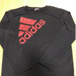 アディダス(adidas)のadidas　長袖(Tシャツ/カットソー)