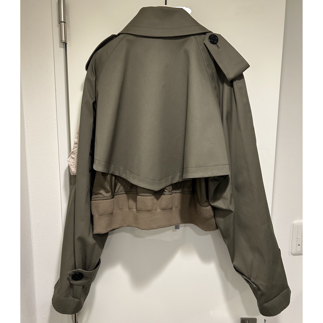 sacai(サカイ)のsacai  ショートトレンチ レディースのジャケット/アウター(トレンチコート)の商品写真